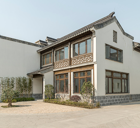 girl student makes item 3d printer 230311 5320.jpg 2